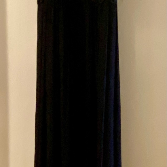 Black maxi - Thoughts of hue dress - Picture 7 of 7